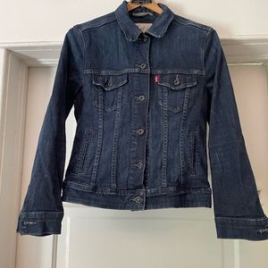 Levi’s denim jacket with stretch and dark buttons